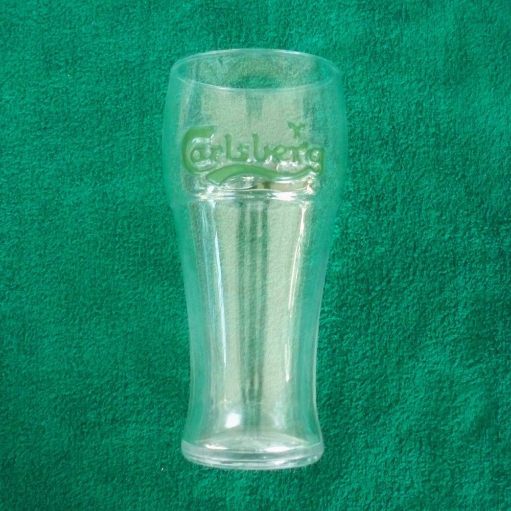 carlsberg pint beer glass vintage